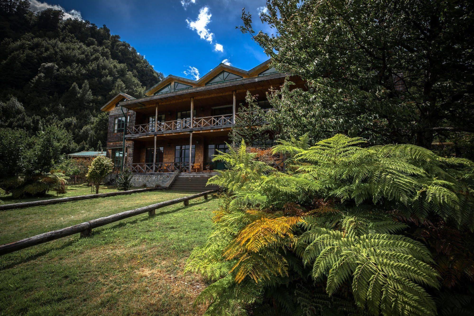 Mitico Puelo Lodge Las Gualas Ngoại thất bức ảnh