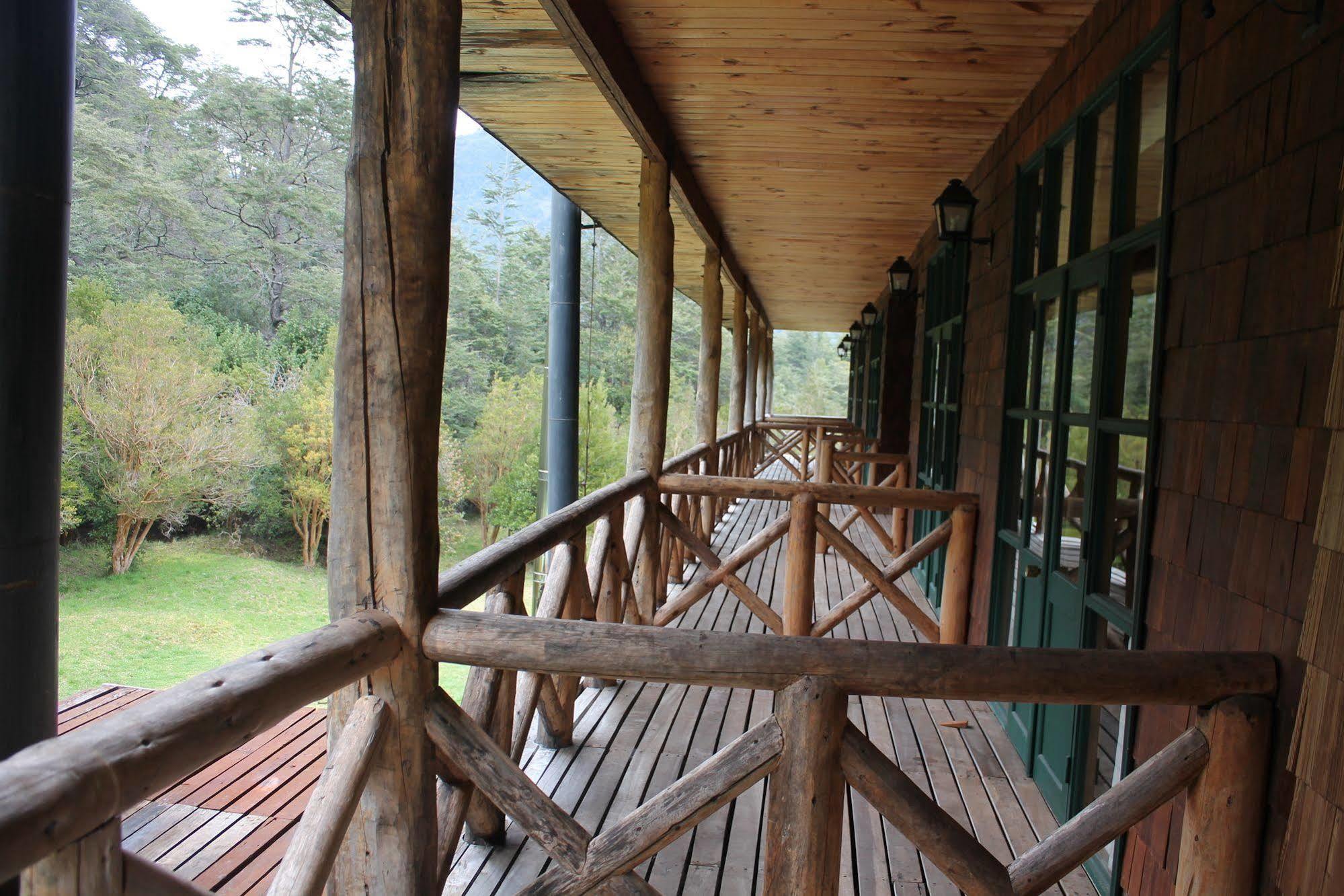 Mitico Puelo Lodge Las Gualas Ngoại thất bức ảnh