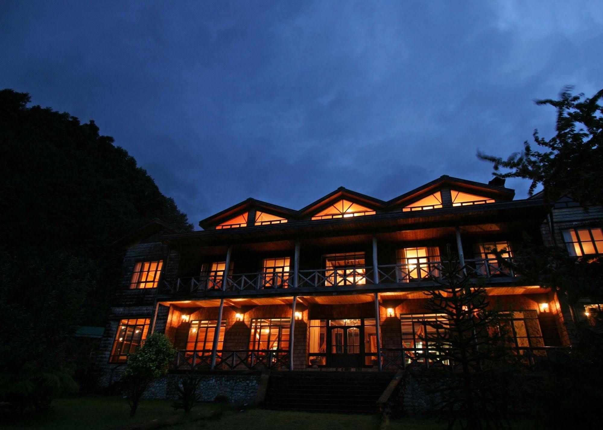 Mitico Puelo Lodge Las Gualas Ngoại thất bức ảnh
